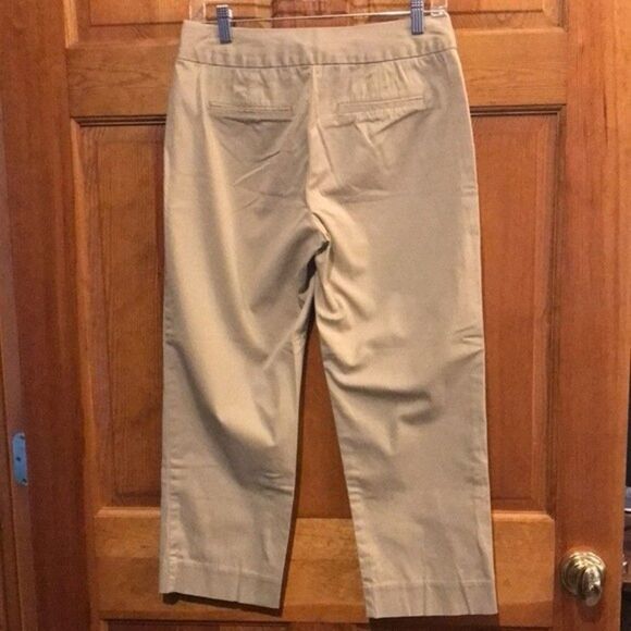 Gap Curvy Gapstretch Khaki Tan Capris Size 2 Excellent Condition Closet Classic! - Picture 2 of 13